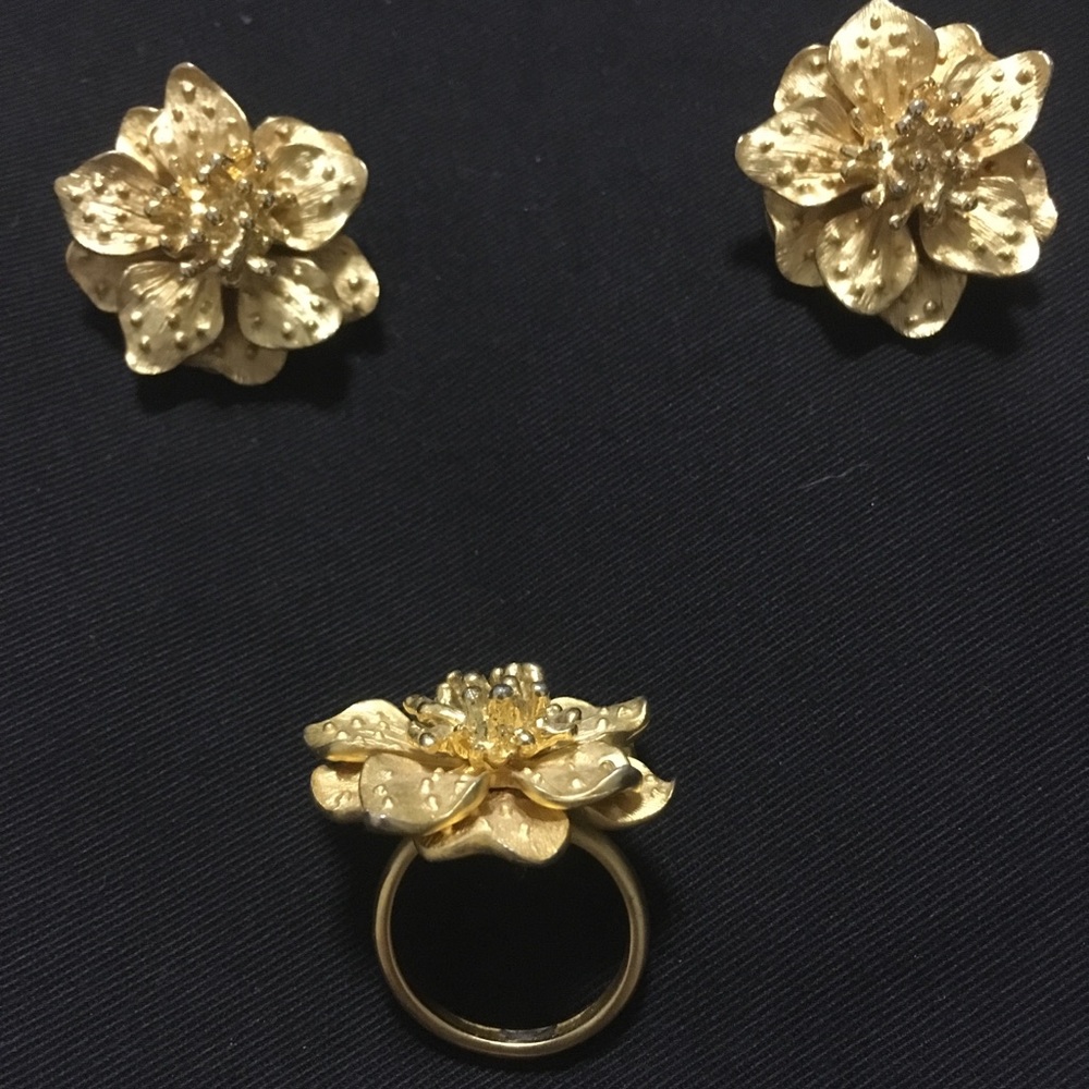 Kenneth Jay Lane gold flower set!